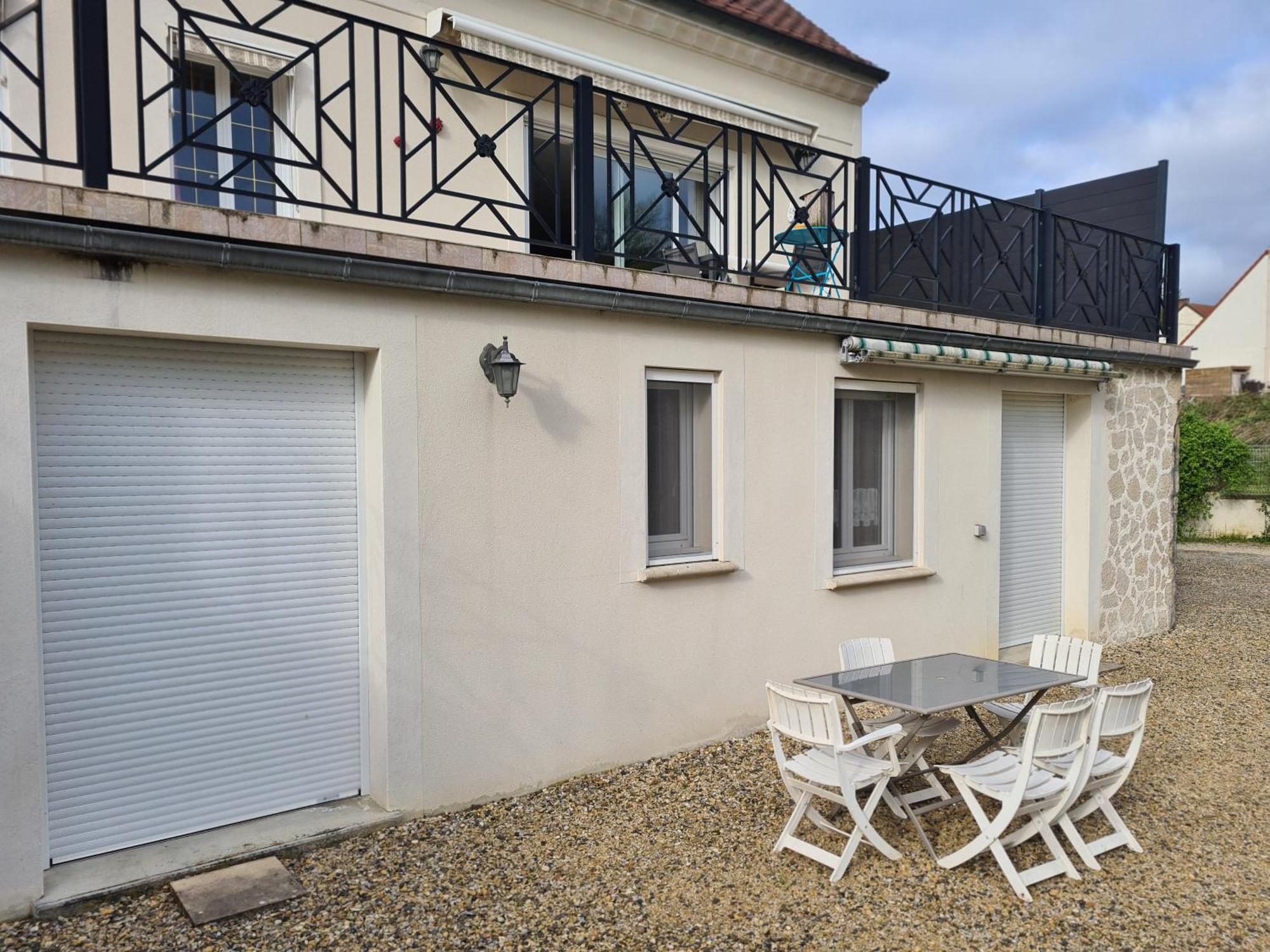 Chez Jaja Et Phiphi Apartment Bourg-et-Comin Luaran gambar